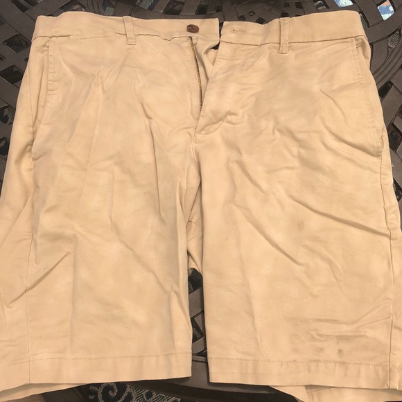 Men’s Kaki Shorts - Picture 1 of 5